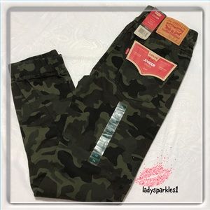 Levi’s | Camo Joggers Jeans For boys sz 16
